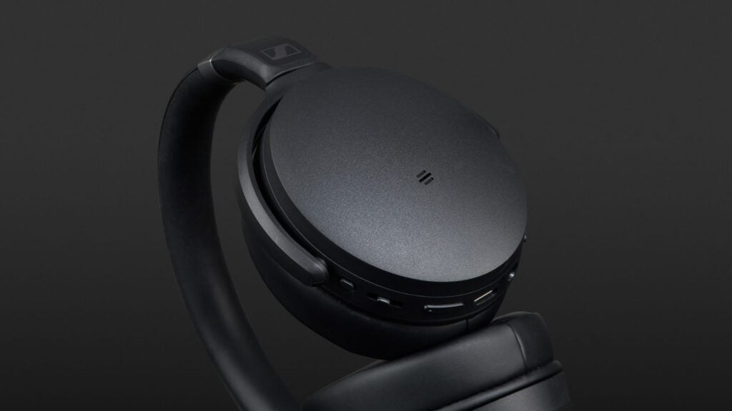 Thiết kế tinh tế của một tai nghe Bluetooth pin cao