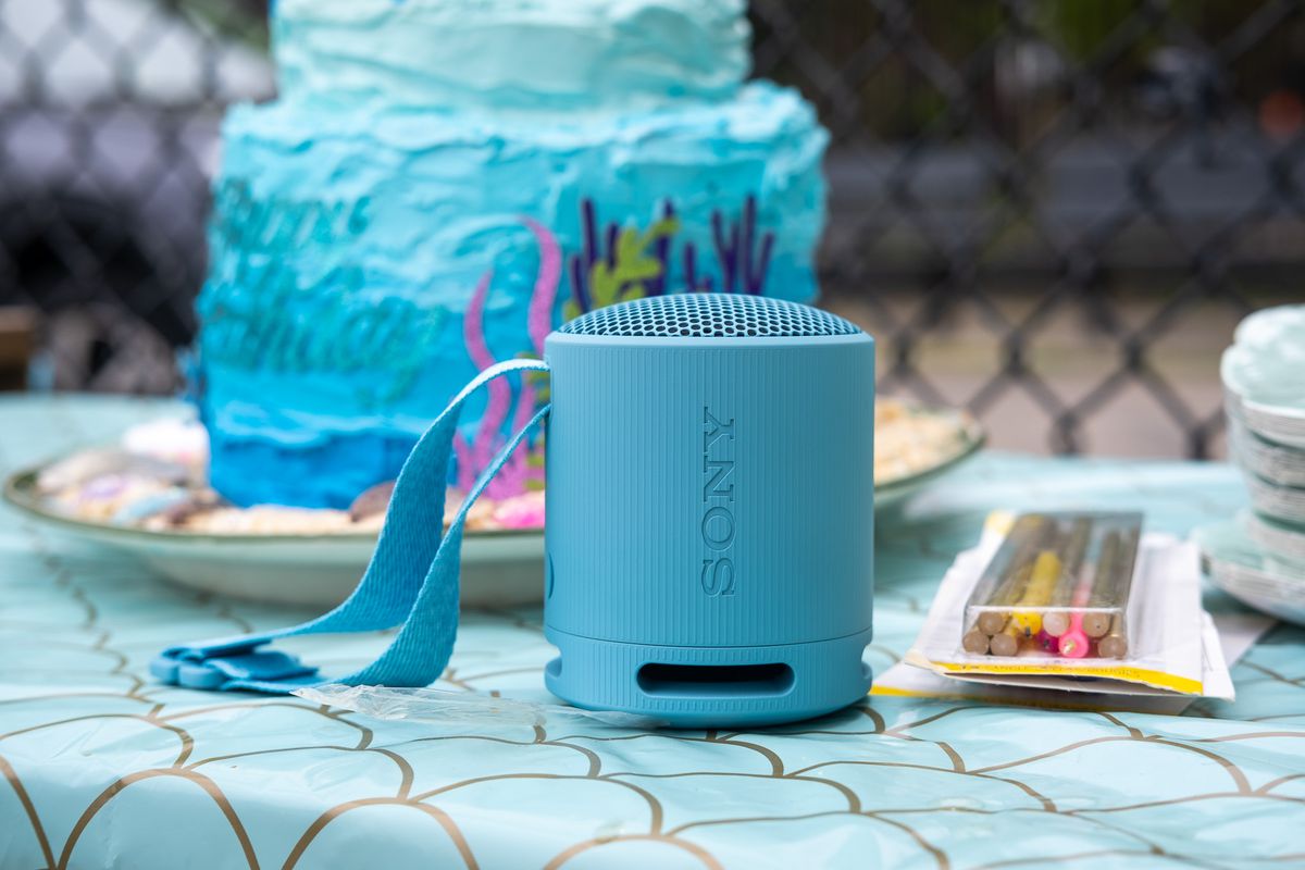 Đánh giá Sony SRS-XB100: Loa Bluetooth di động nhỏ gọn với âm bass mạnh mẽ