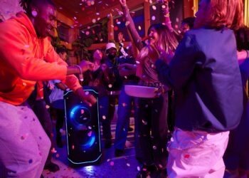 JBL Party Box Ultimate ra mắt: Loa không dây công suất cao cho bữa tiệc hoàn hảo