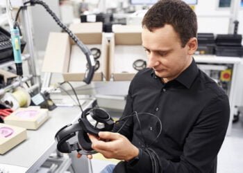 Sennheiser khai trương Tour trải nghiệm âm thanh Audiophile tại nhà máy Tullamore, Ireland