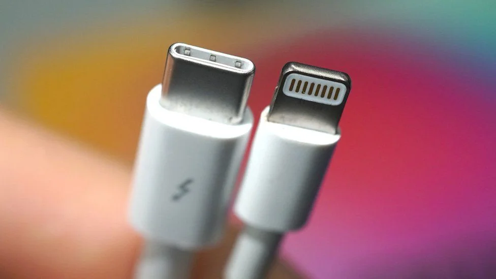 usb c vs lightning iphone 15